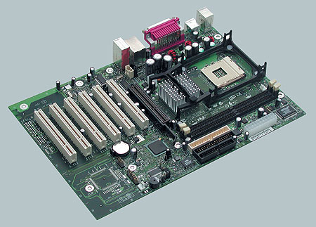 Intels-845D-Board-angled-v.jpg