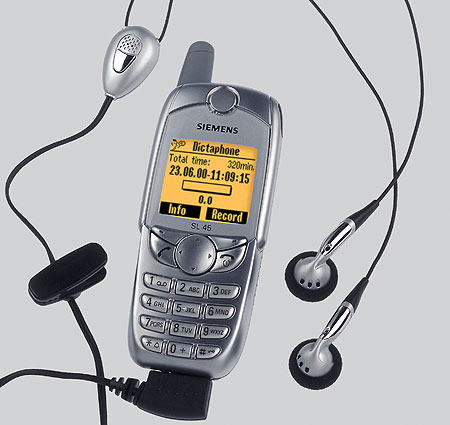 Siemens-SL45-with-phones.jpg